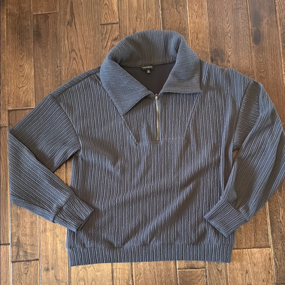 Gray Ribbed Sweatshirt with Quarter-Zip High Neck